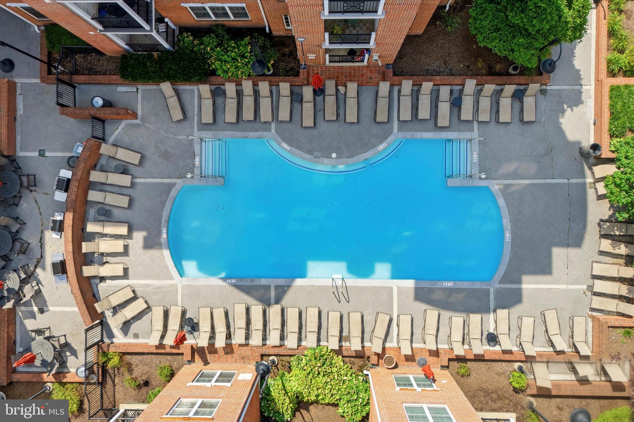 THE GRANDE AT RIVERVIEW - Residential