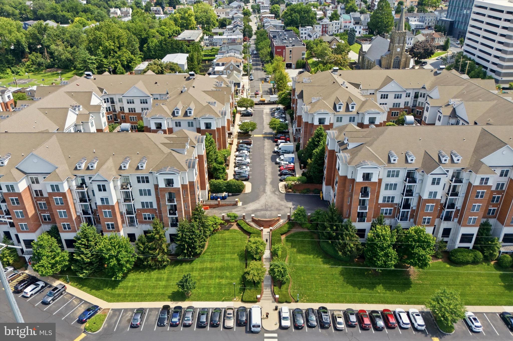 THE GRANDE AT RIVERVIEW - Residential