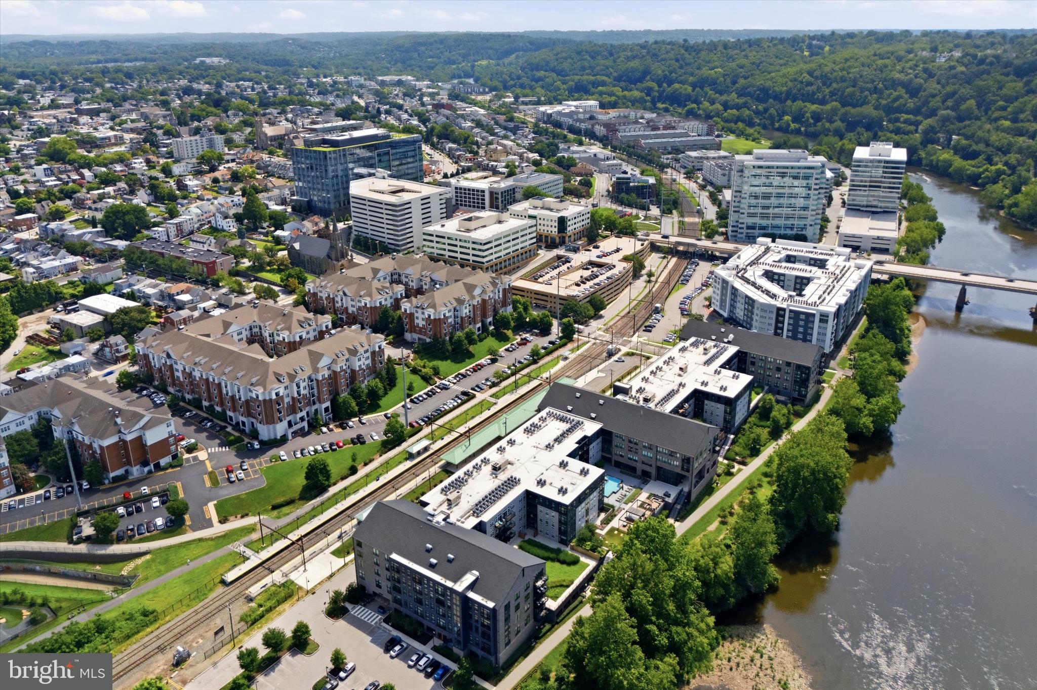 THE GRANDE AT RIVERVIEW - Residential