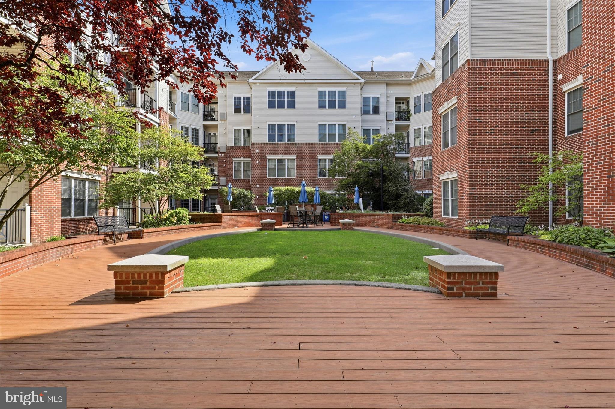 THE GRANDE AT RIVERVIEW - Residential