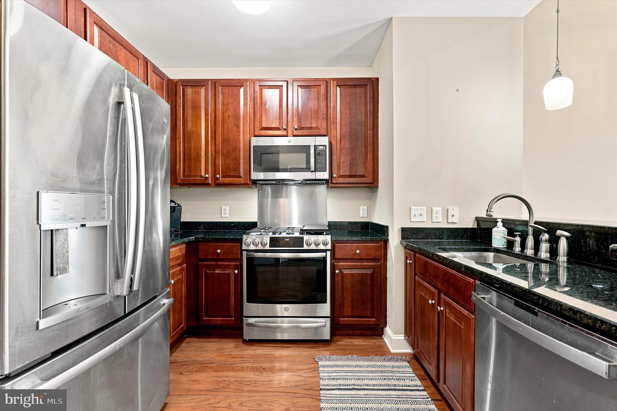 THE GRANDE AT RIVERVIEW - Residential