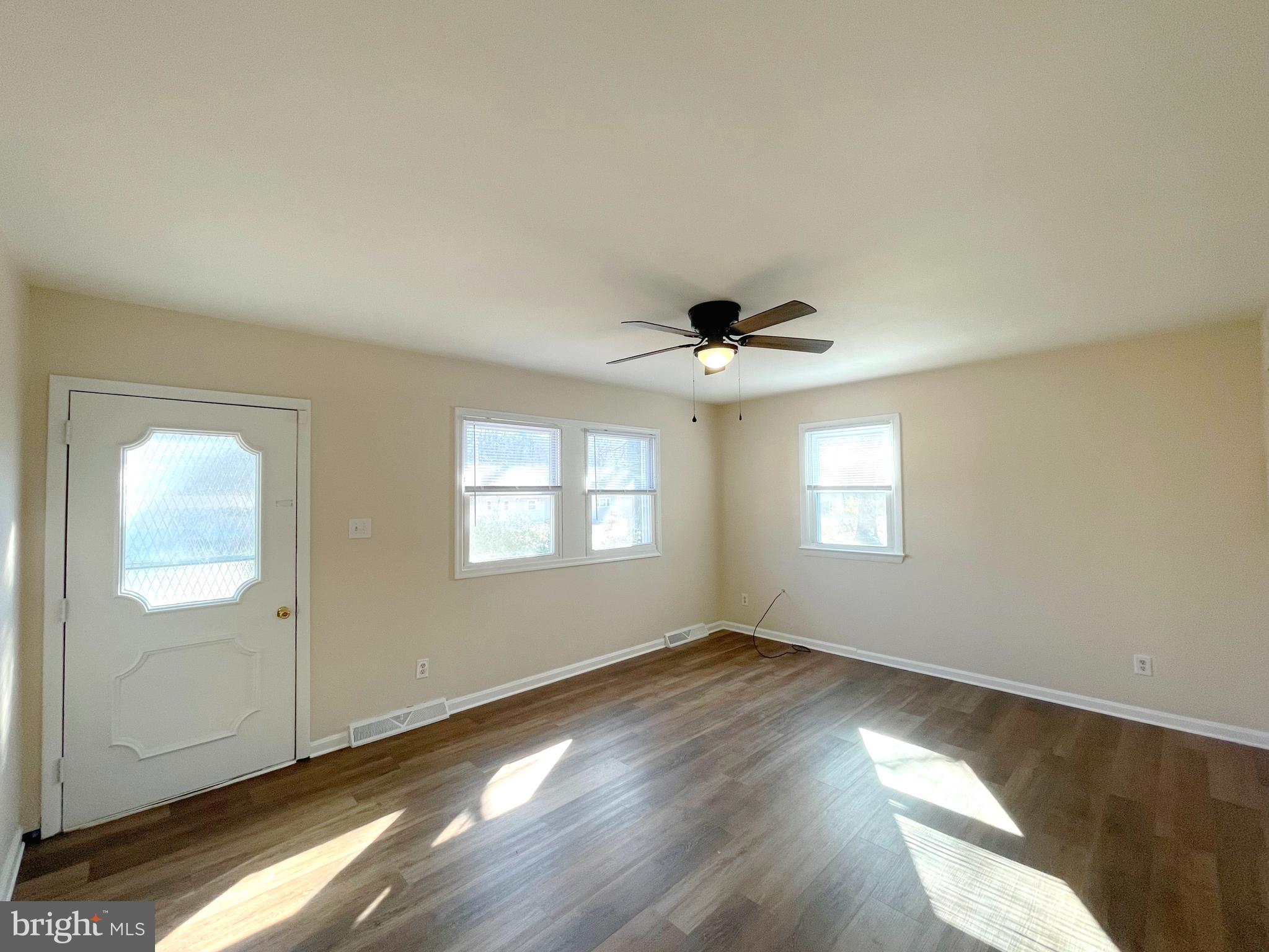 KING KENNEDY ESTATES - Residential Lease