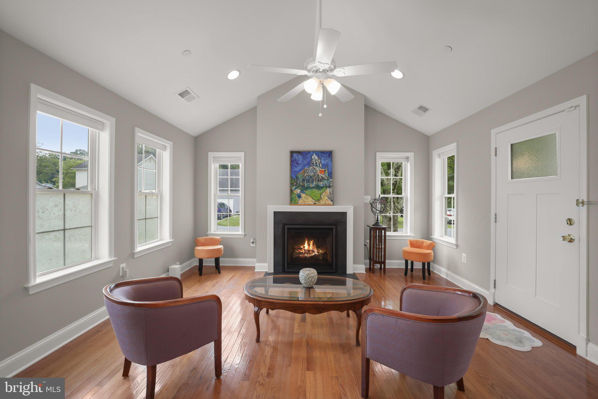 CEDARHURST ON THE BAY - Residential