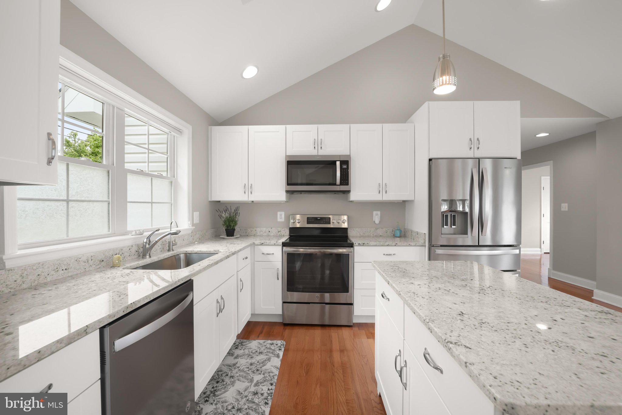 CEDARHURST ON THE BAY - Residential