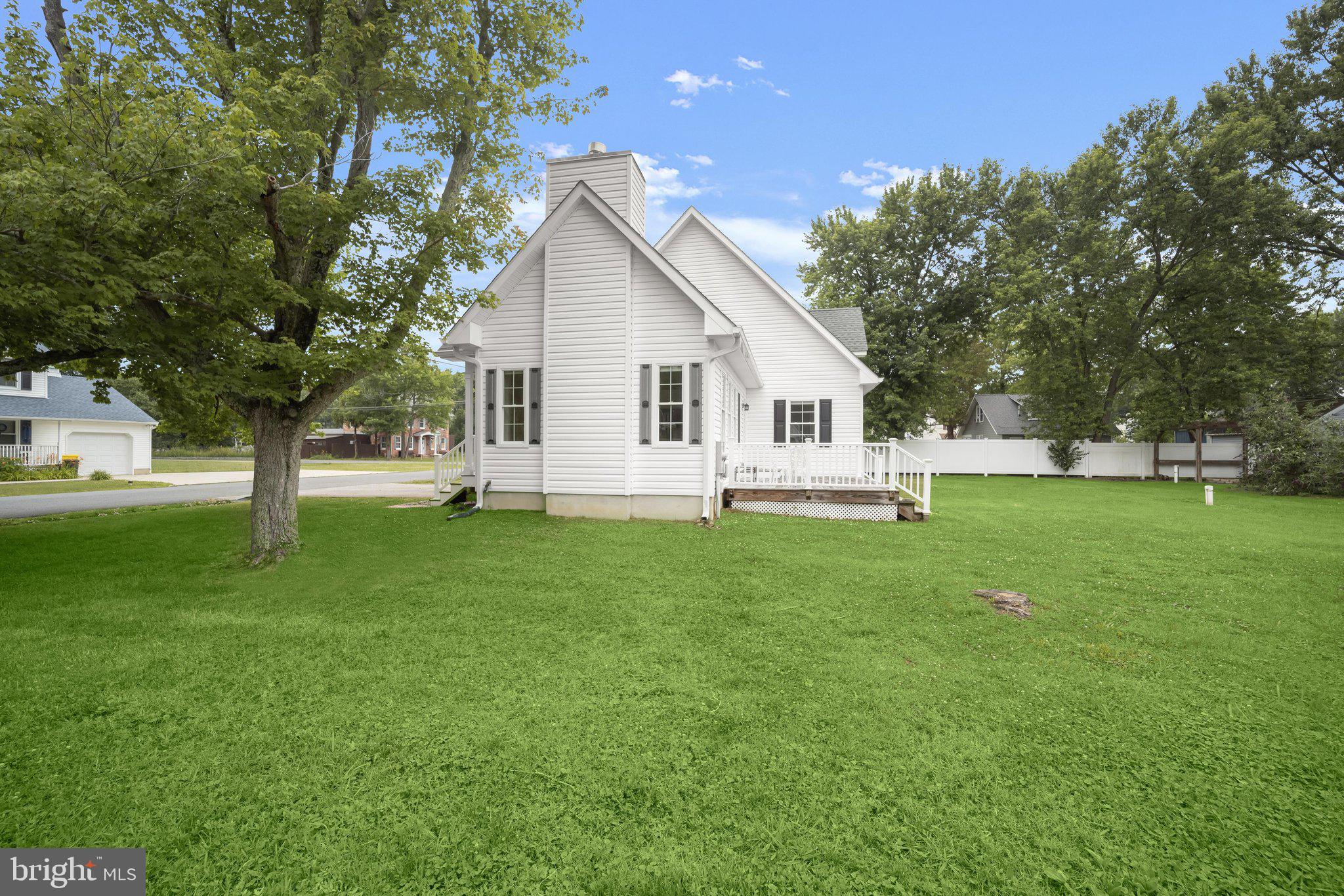 CEDARHURST ON THE BAY - Residential