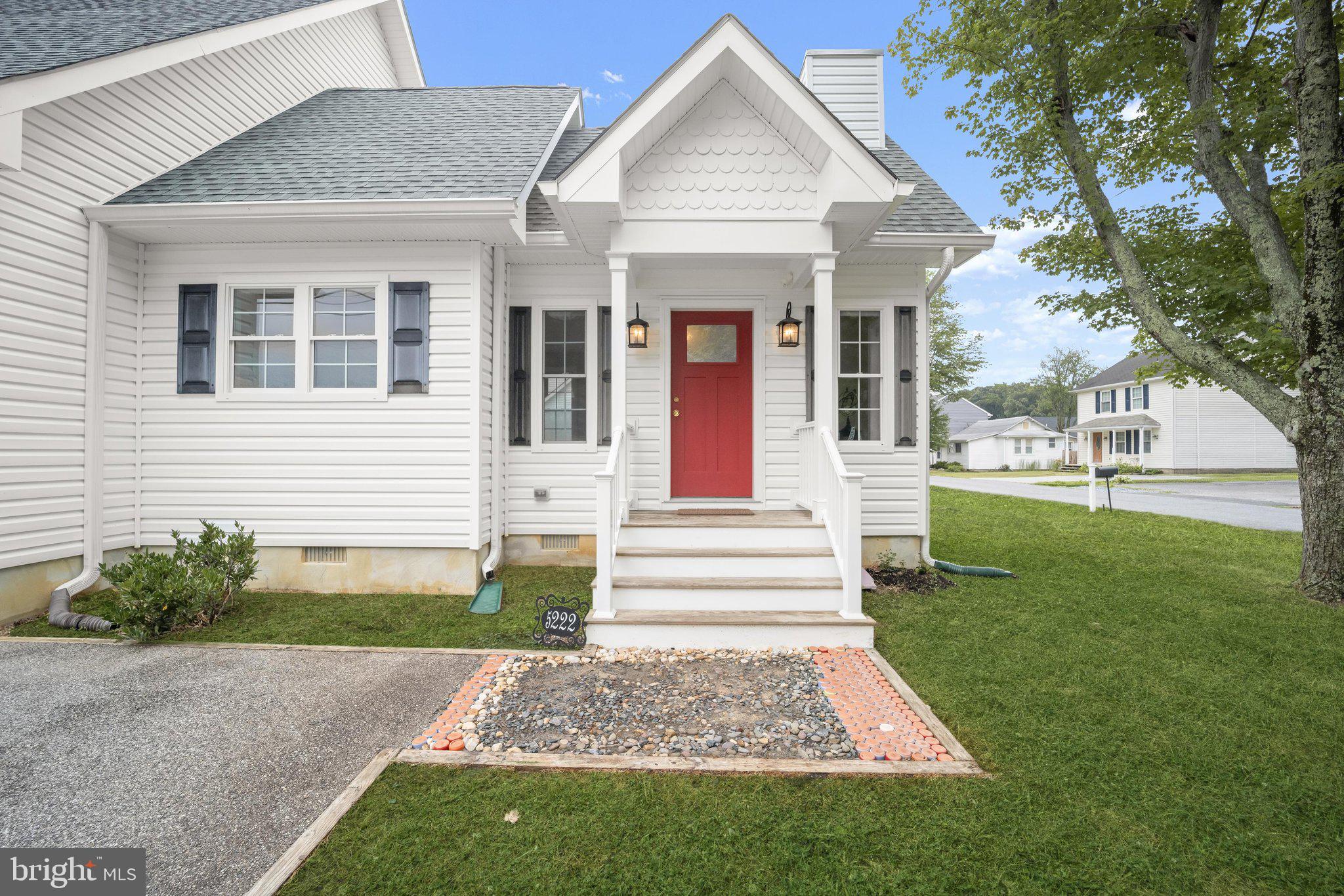 CEDARHURST ON THE BAY - Residential