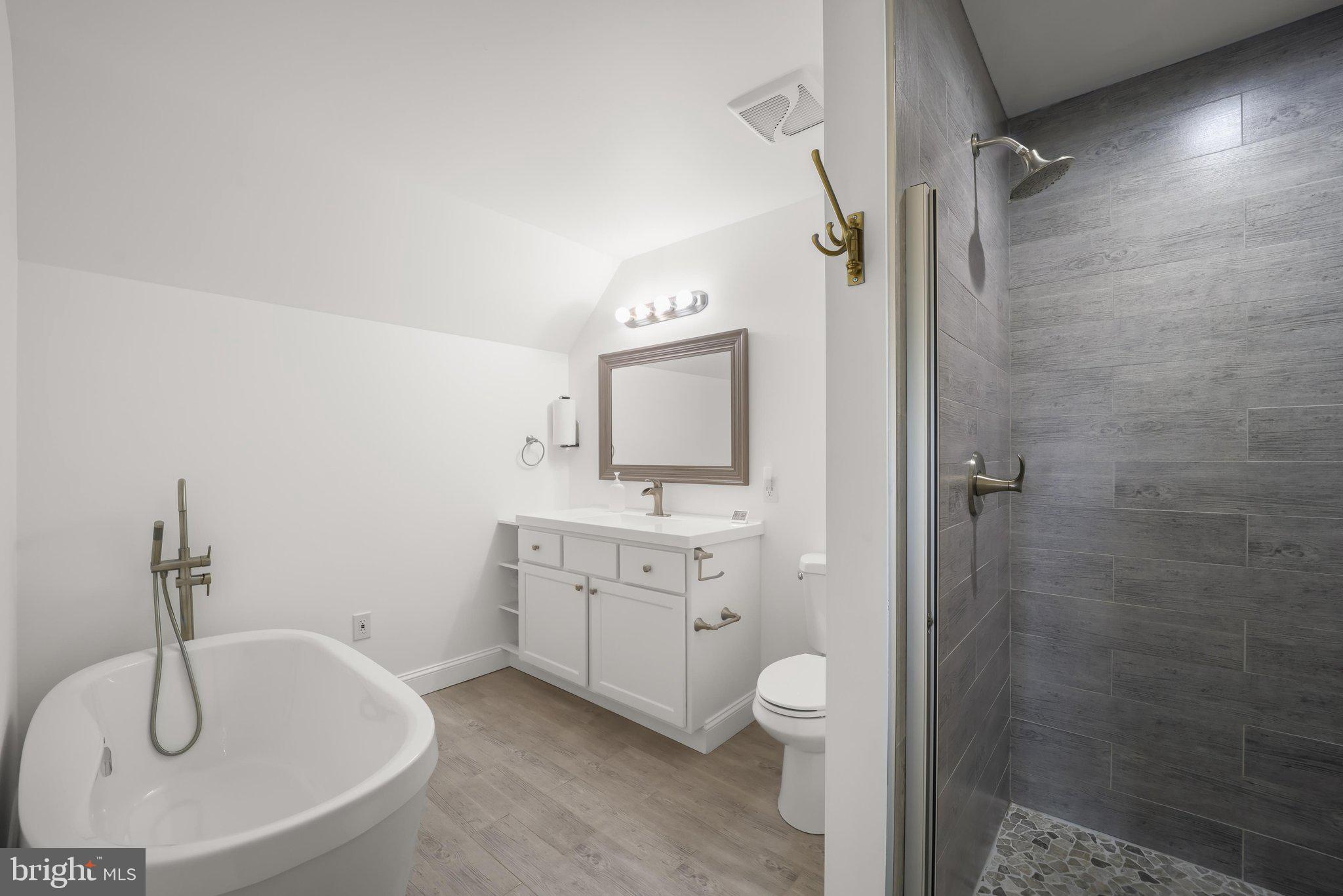 CEDARHURST ON THE BAY - Residential