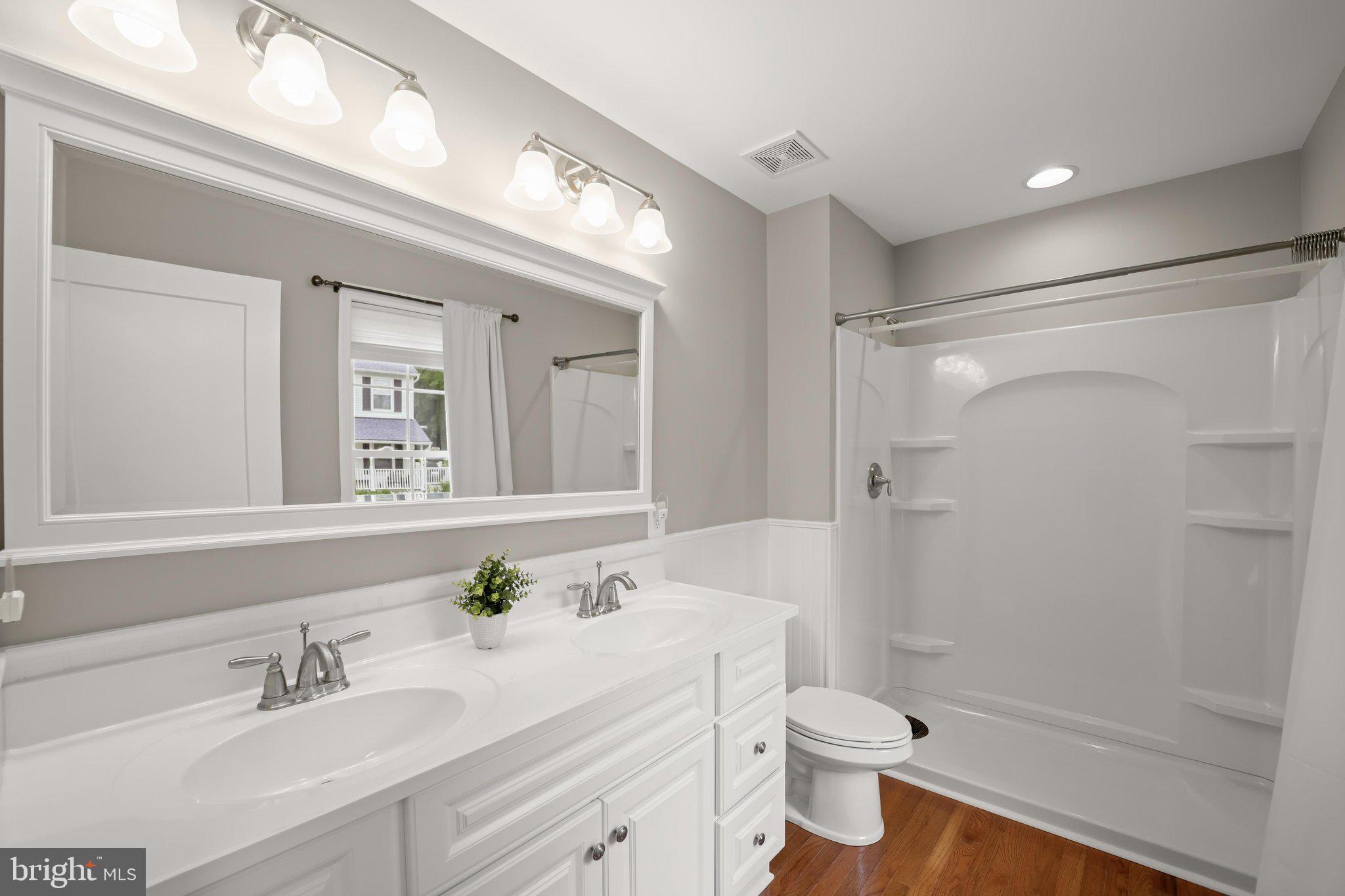 CEDARHURST ON THE BAY - Residential