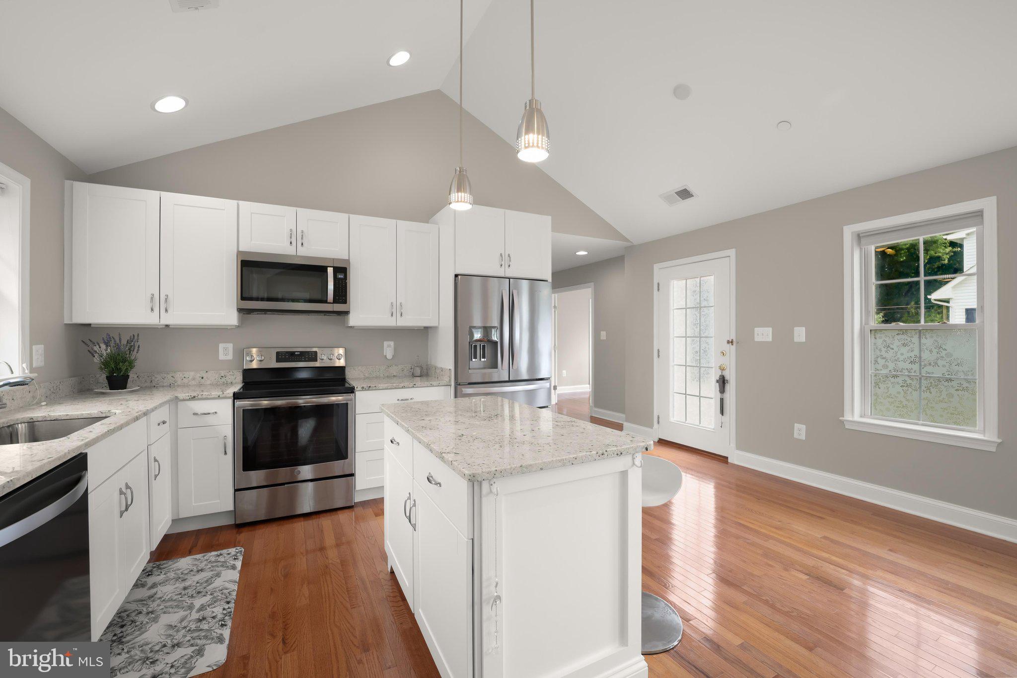 CEDARHURST ON THE BAY - Residential