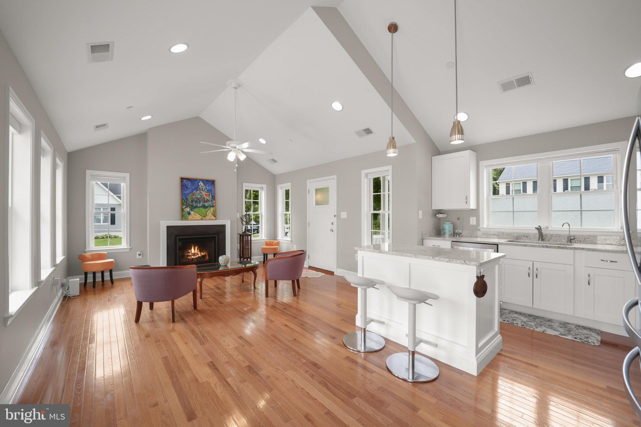 CEDARHURST ON THE BAY - Residential