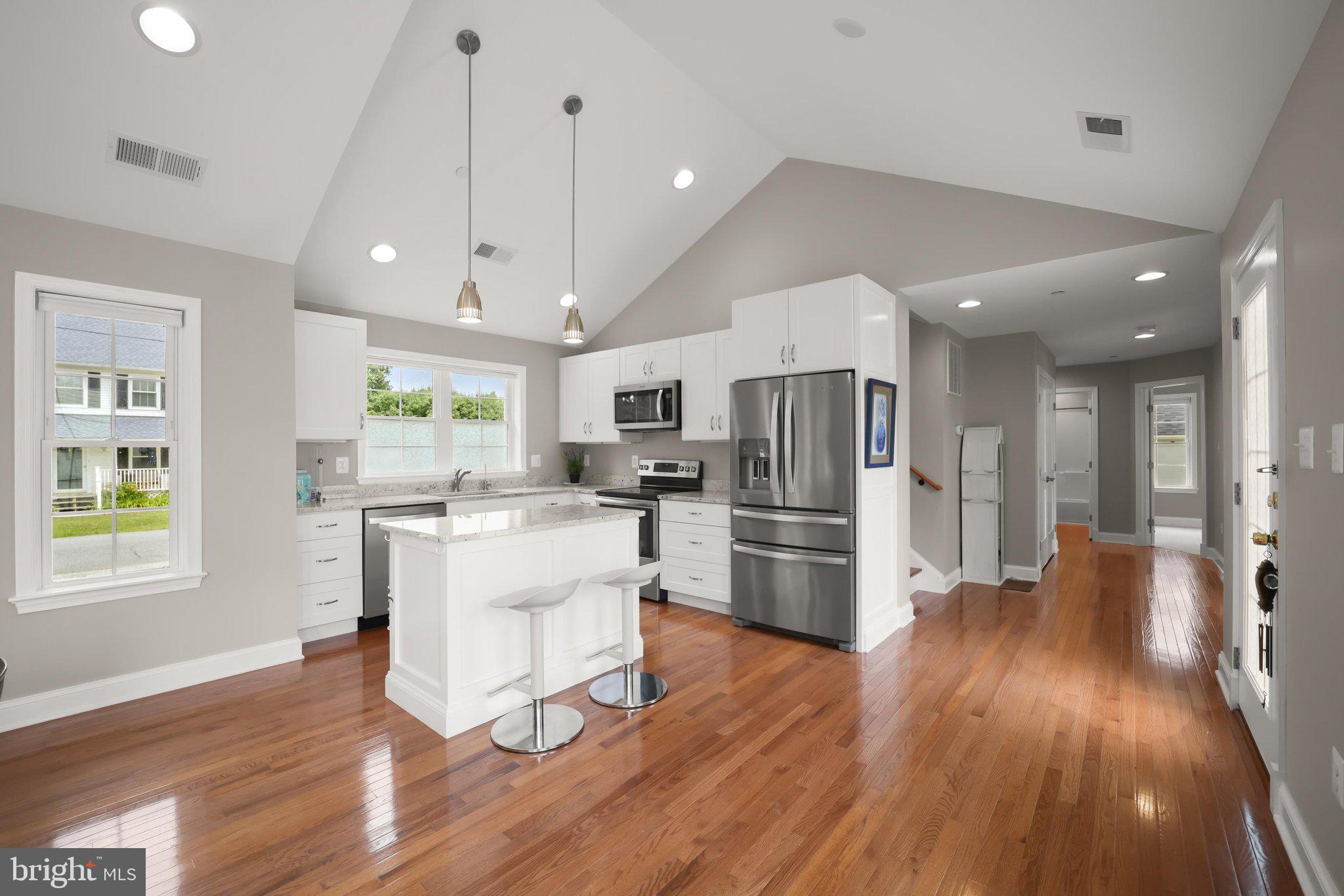 CEDARHURST ON THE BAY - Residential