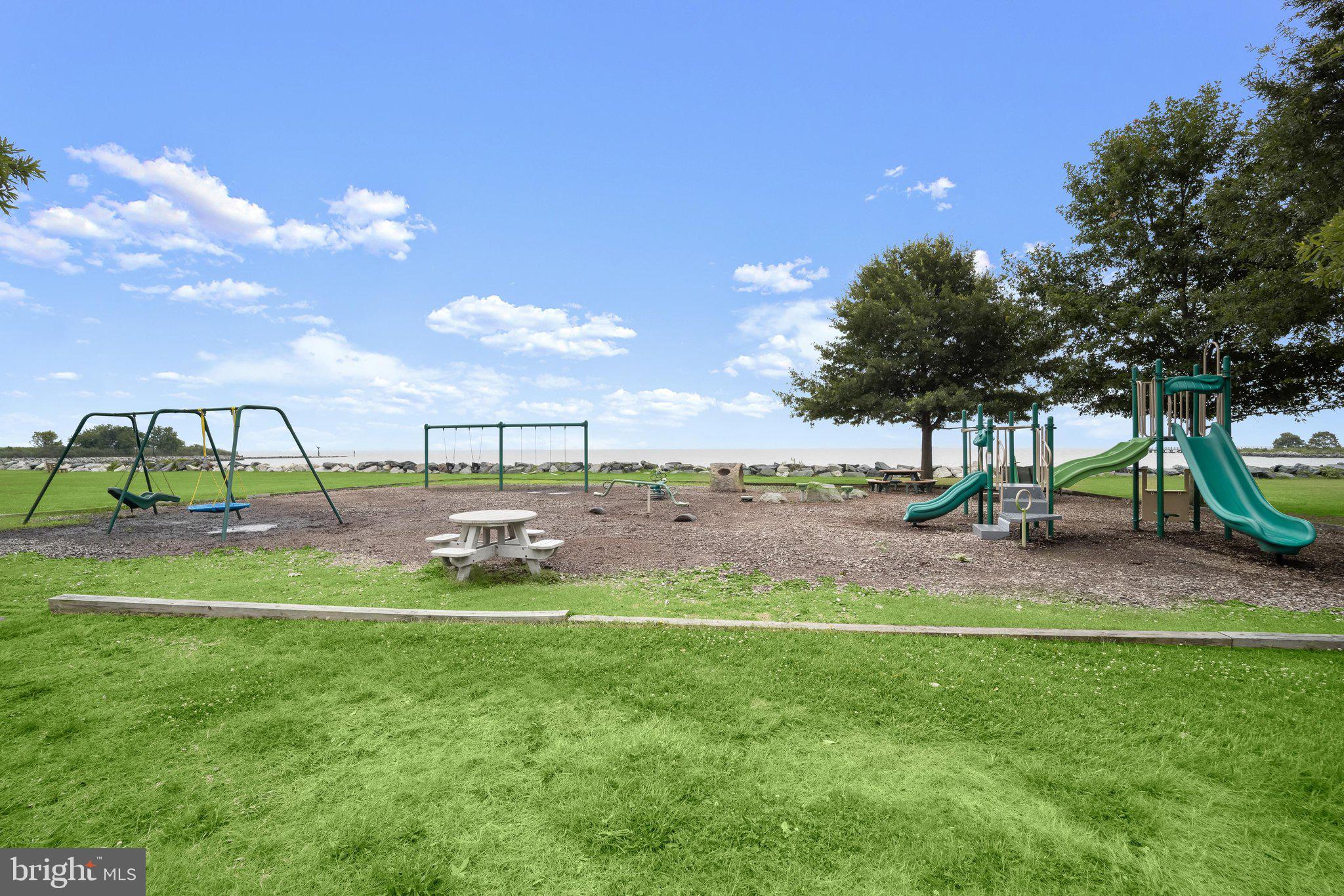 CEDARHURST ON THE BAY - Residential