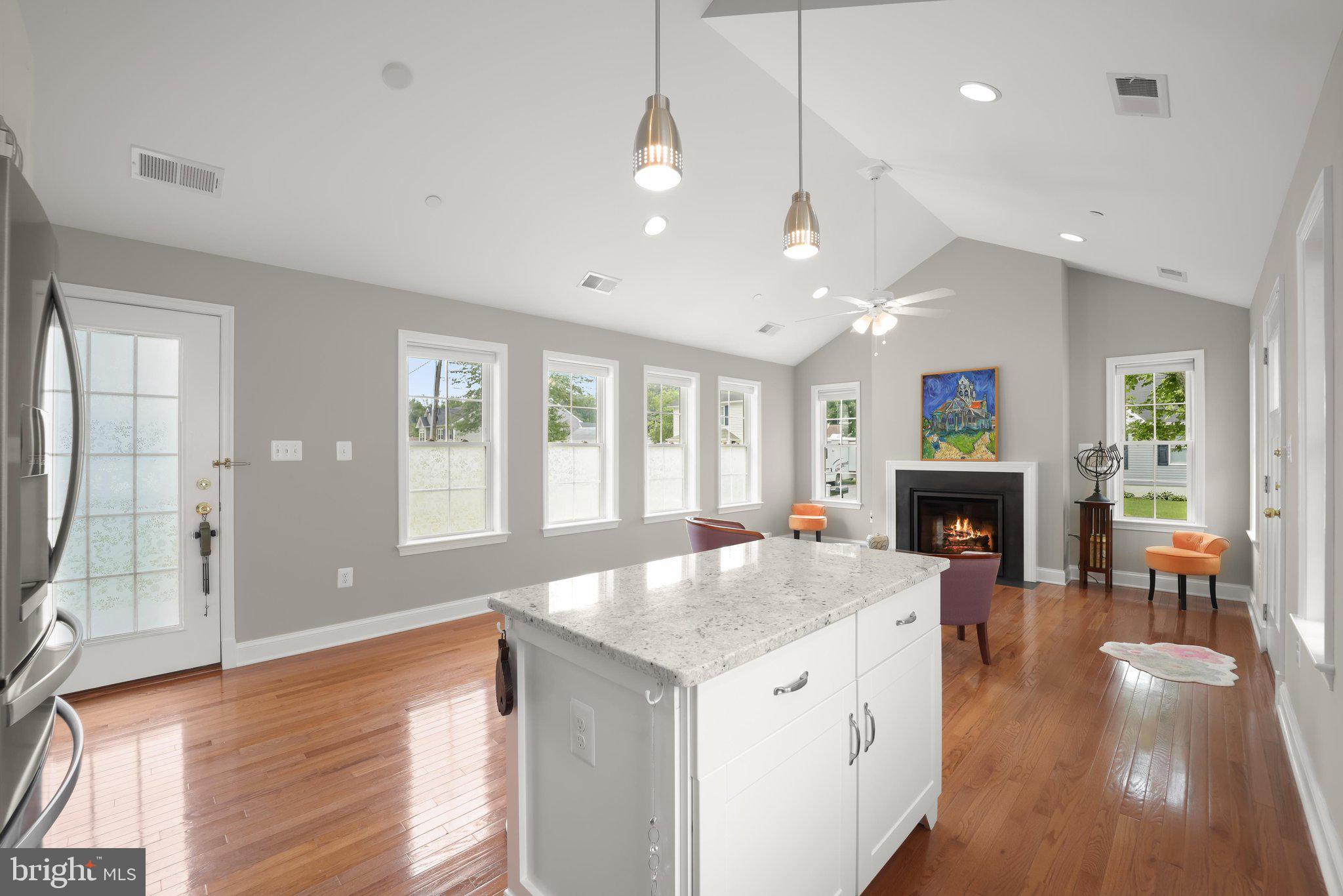 CEDARHURST ON THE BAY - Residential