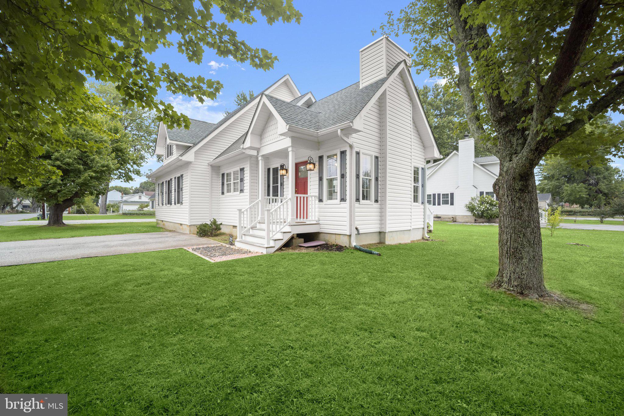 CEDARHURST ON THE BAY - Residential