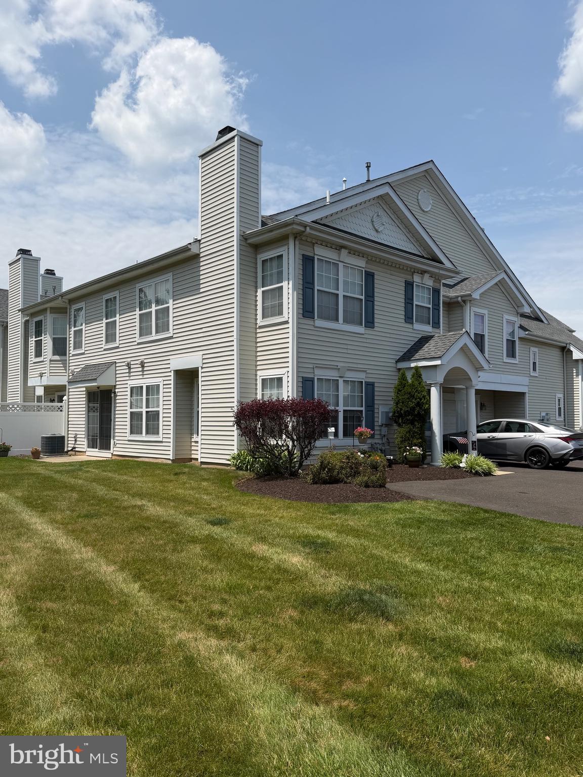COUNTRY CROSSING - Residential