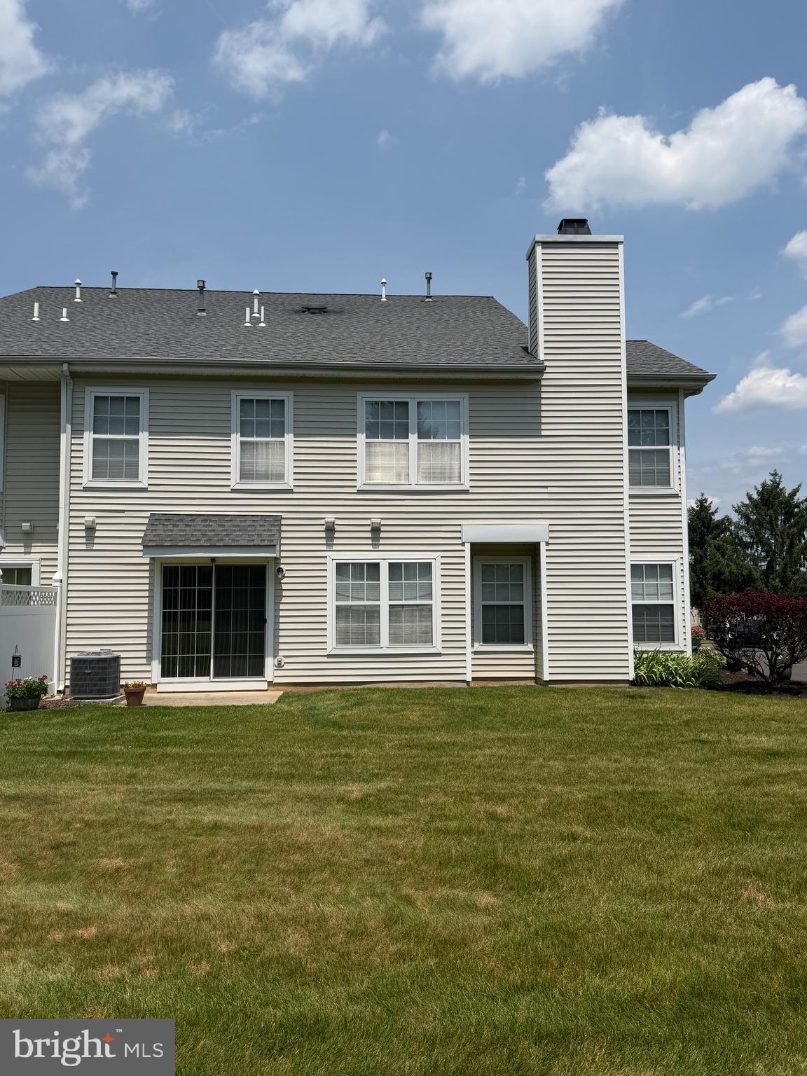 COUNTRY CROSSING - Residential