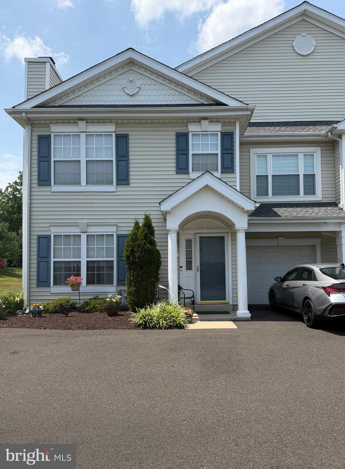COUNTRY CROSSING - Residential