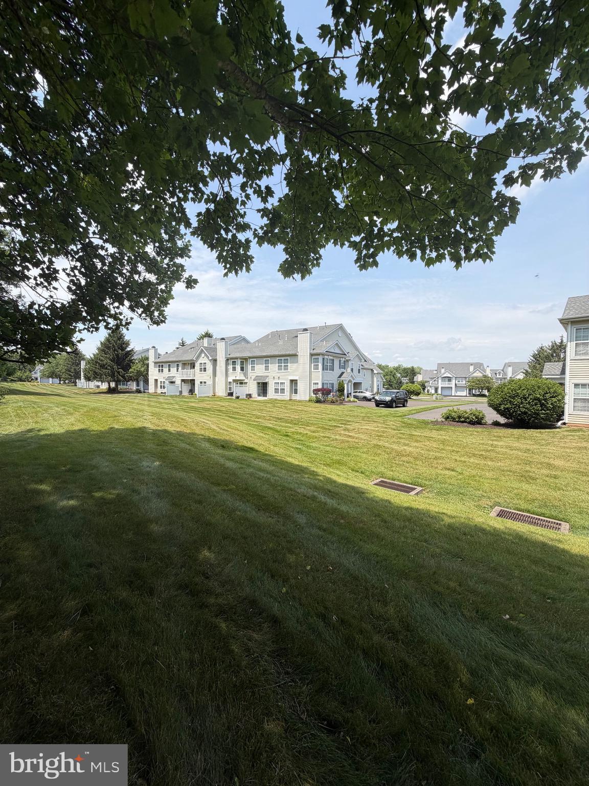 COUNTRY CROSSING - Residential