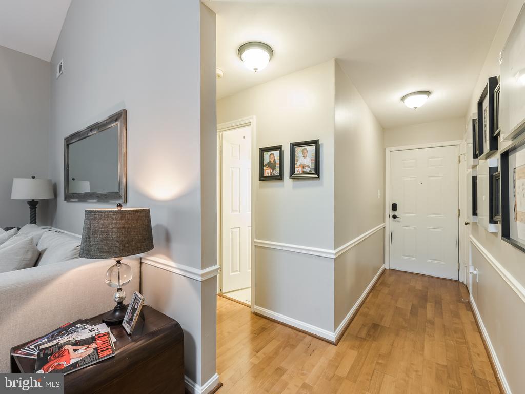 HAMPTON SQUARE CONDOMINIUMS - Residential