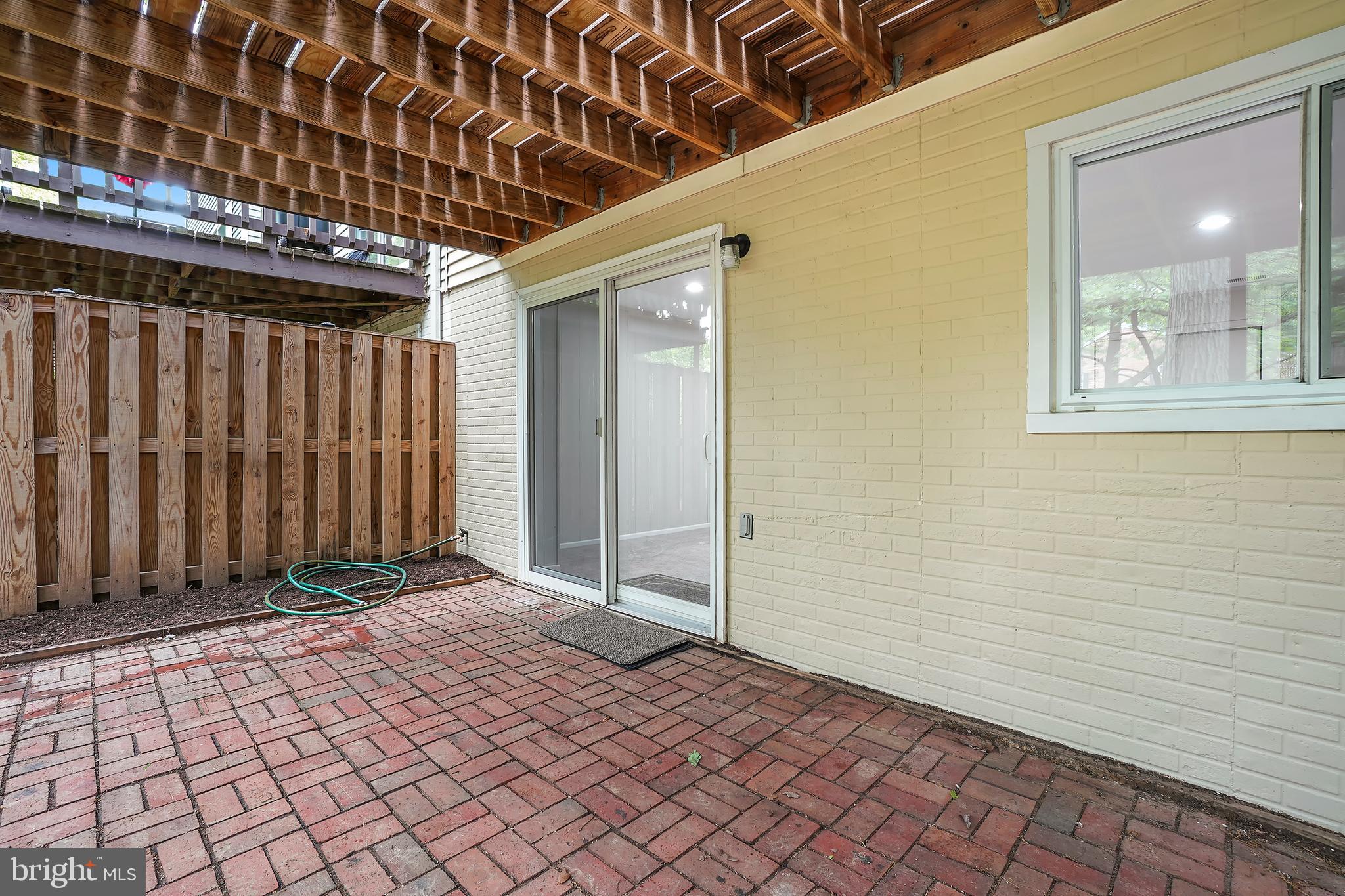 WOODLAND HILLS - Residential