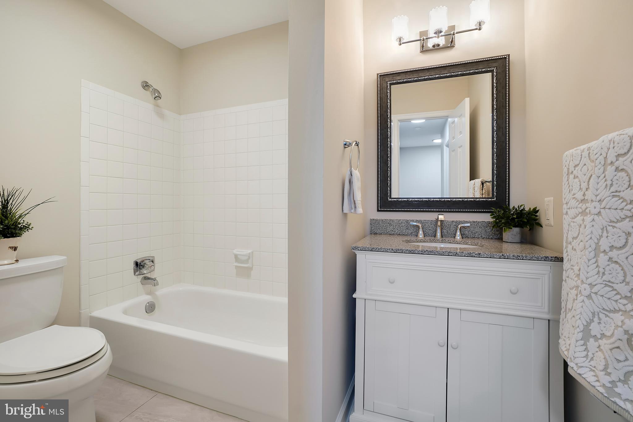 WOODLAND HILLS - Residential