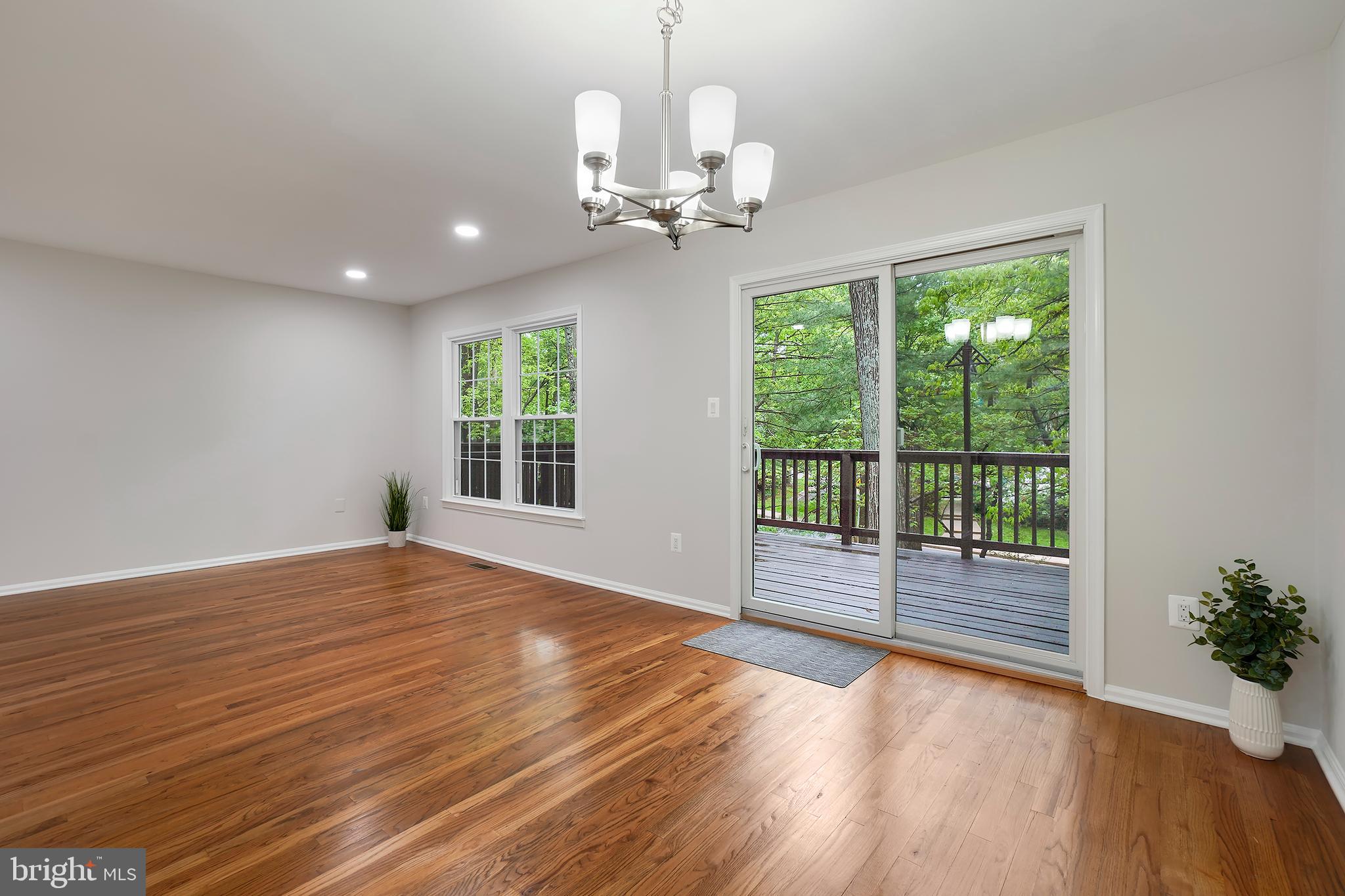 WOODLAND HILLS - Residential