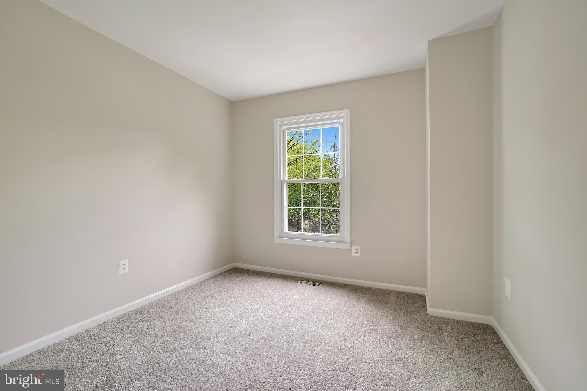 WOODLAND HILLS - Residential