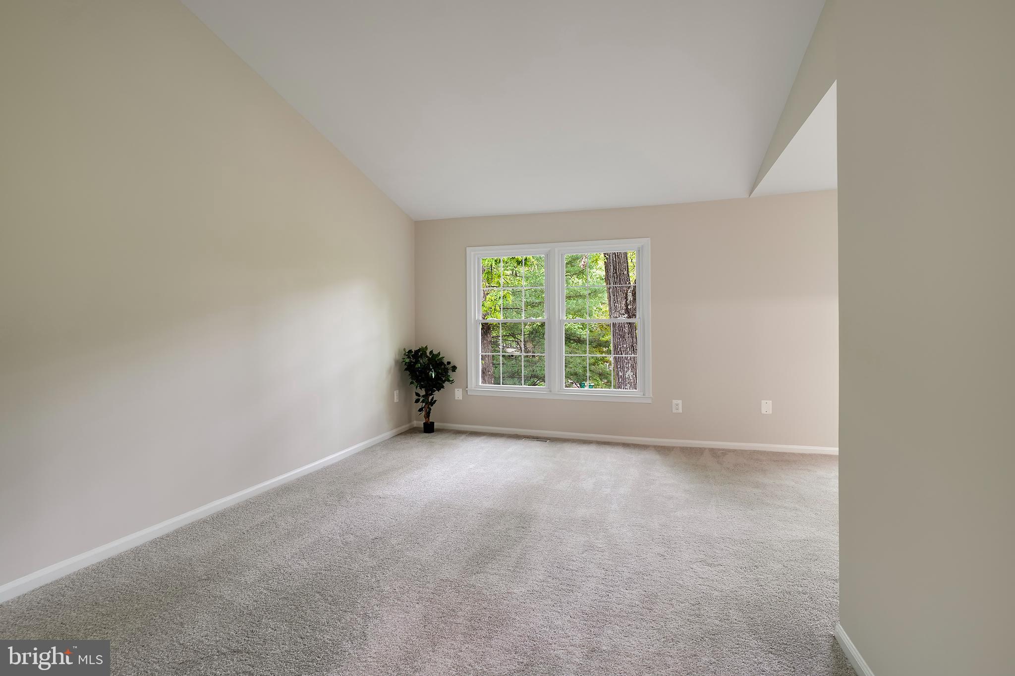 WOODLAND HILLS - Residential