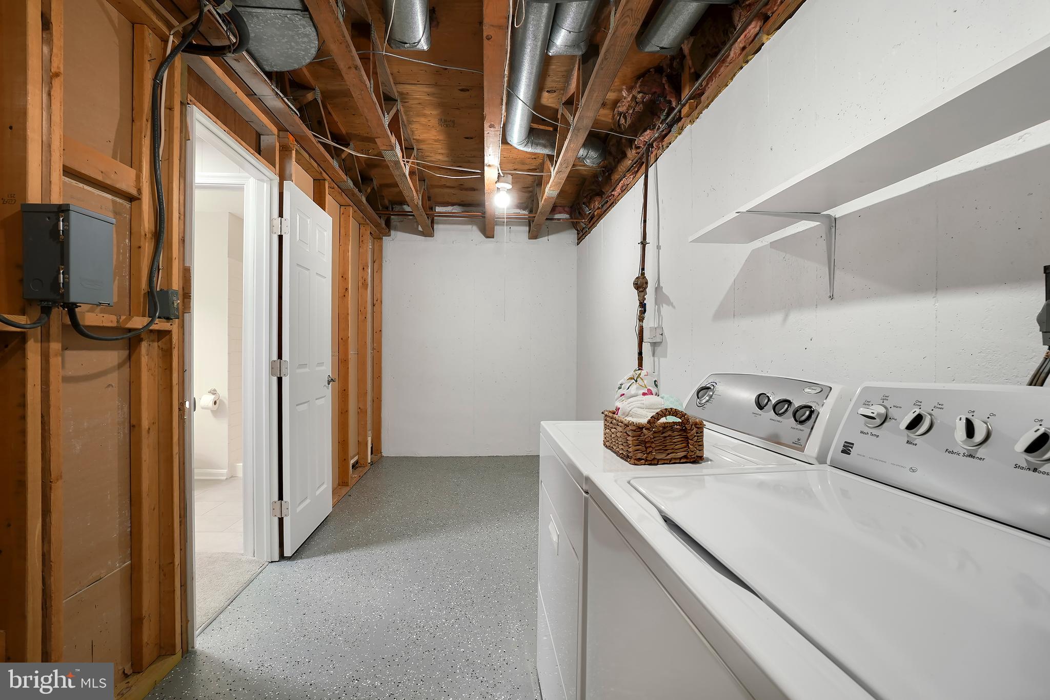 WOODLAND HILLS - Residential