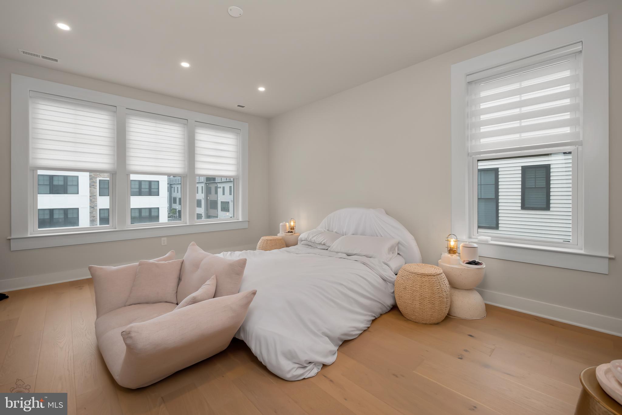 NEWTOWN WALK AT ELLIS PRESERVE - Residential