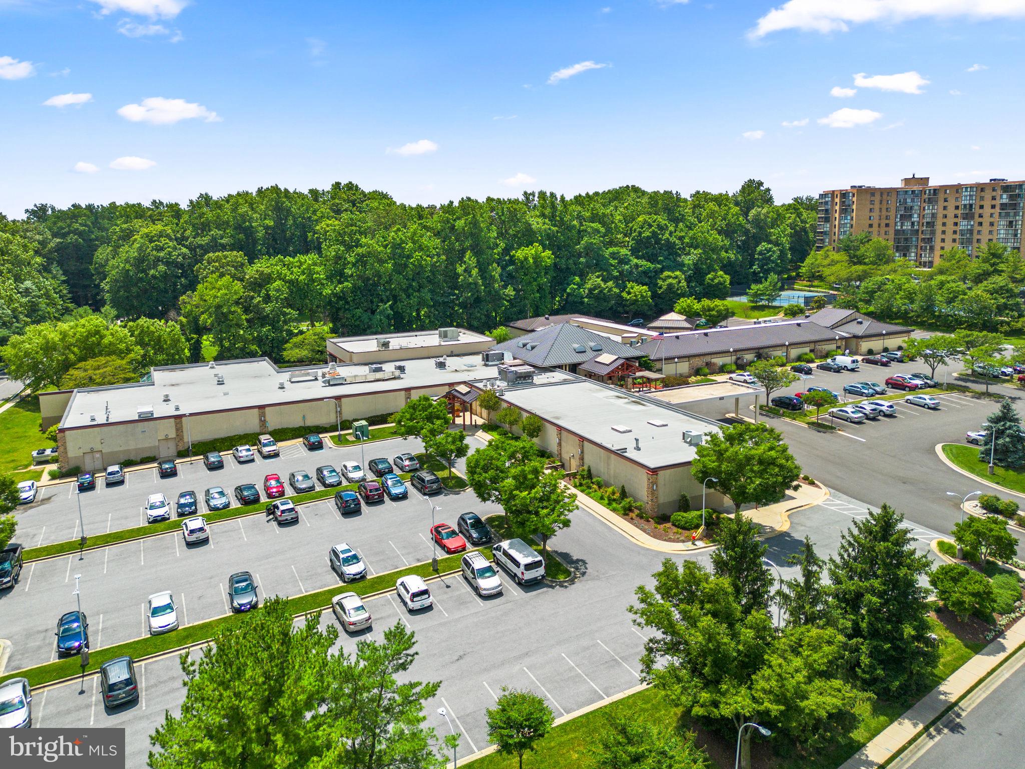 TURNBERRY COURTS AT LEIS - Residential