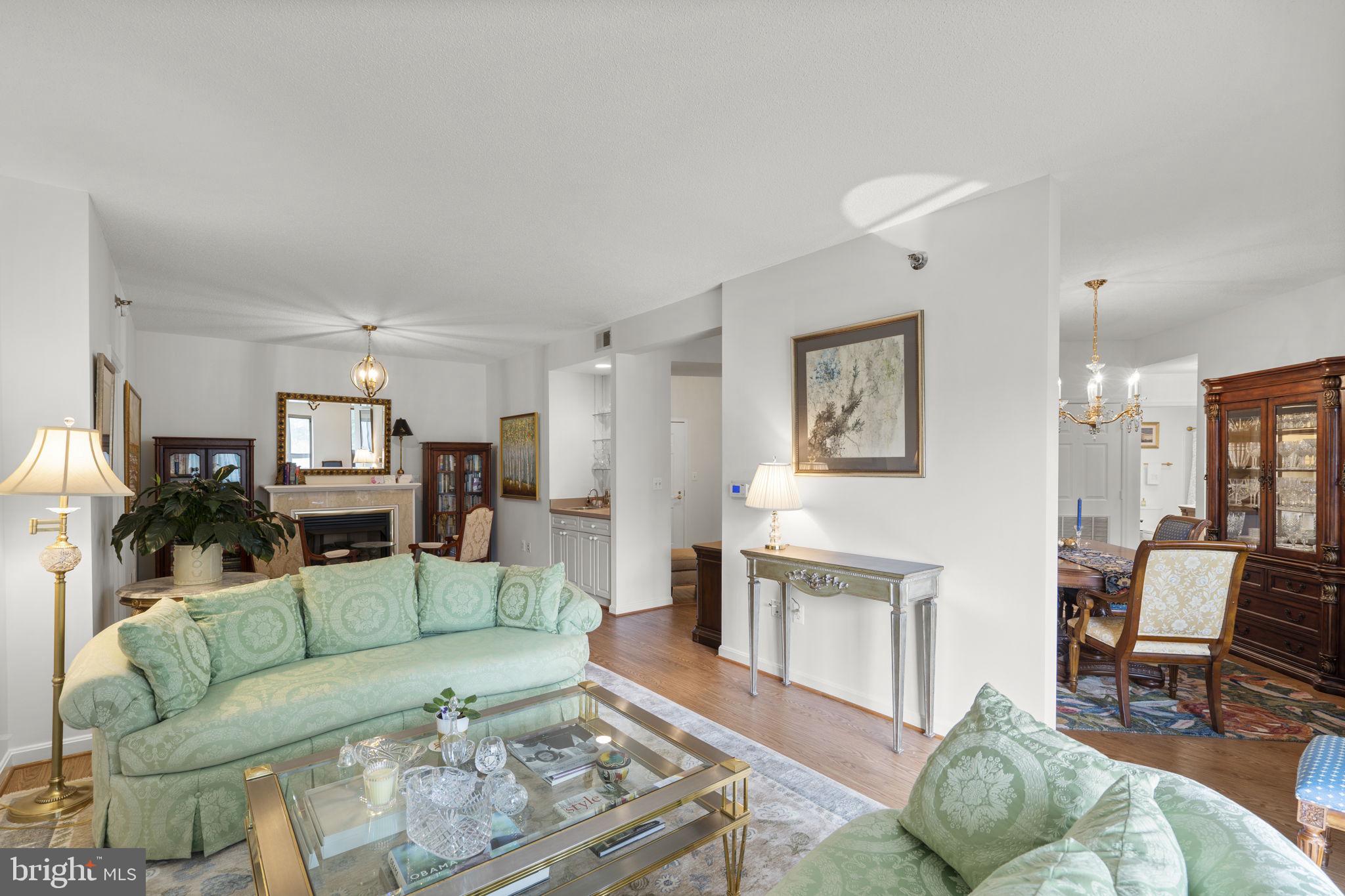 TURNBERRY COURTS AT LEIS - Residential