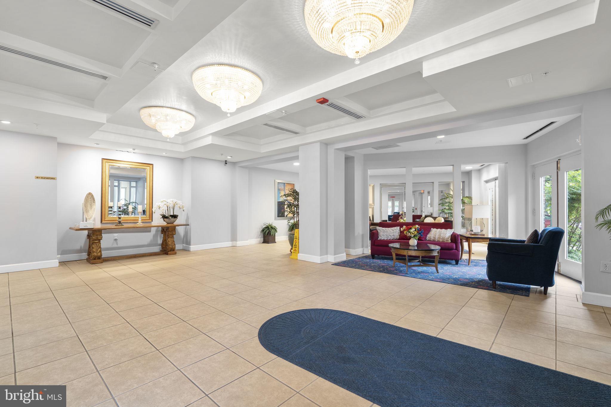TURNBERRY COURTS AT LEIS - Residential