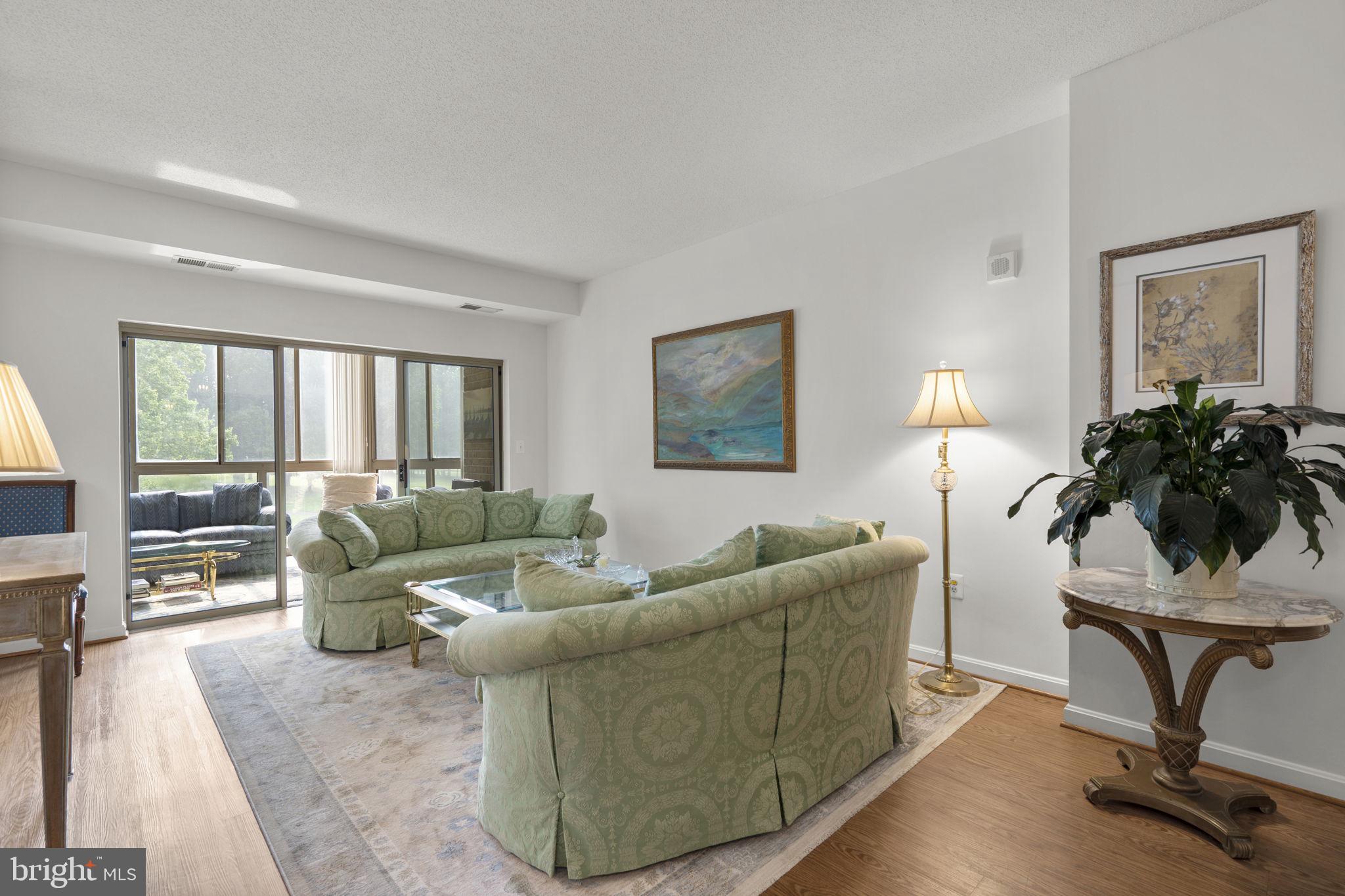 TURNBERRY COURTS AT LEIS - Residential