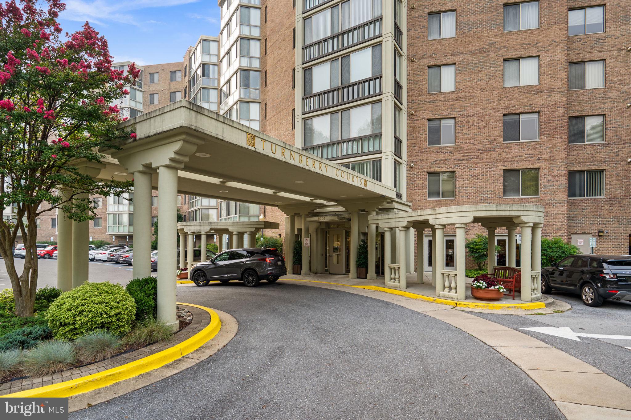 TURNBERRY COURTS AT LEIS - Residential