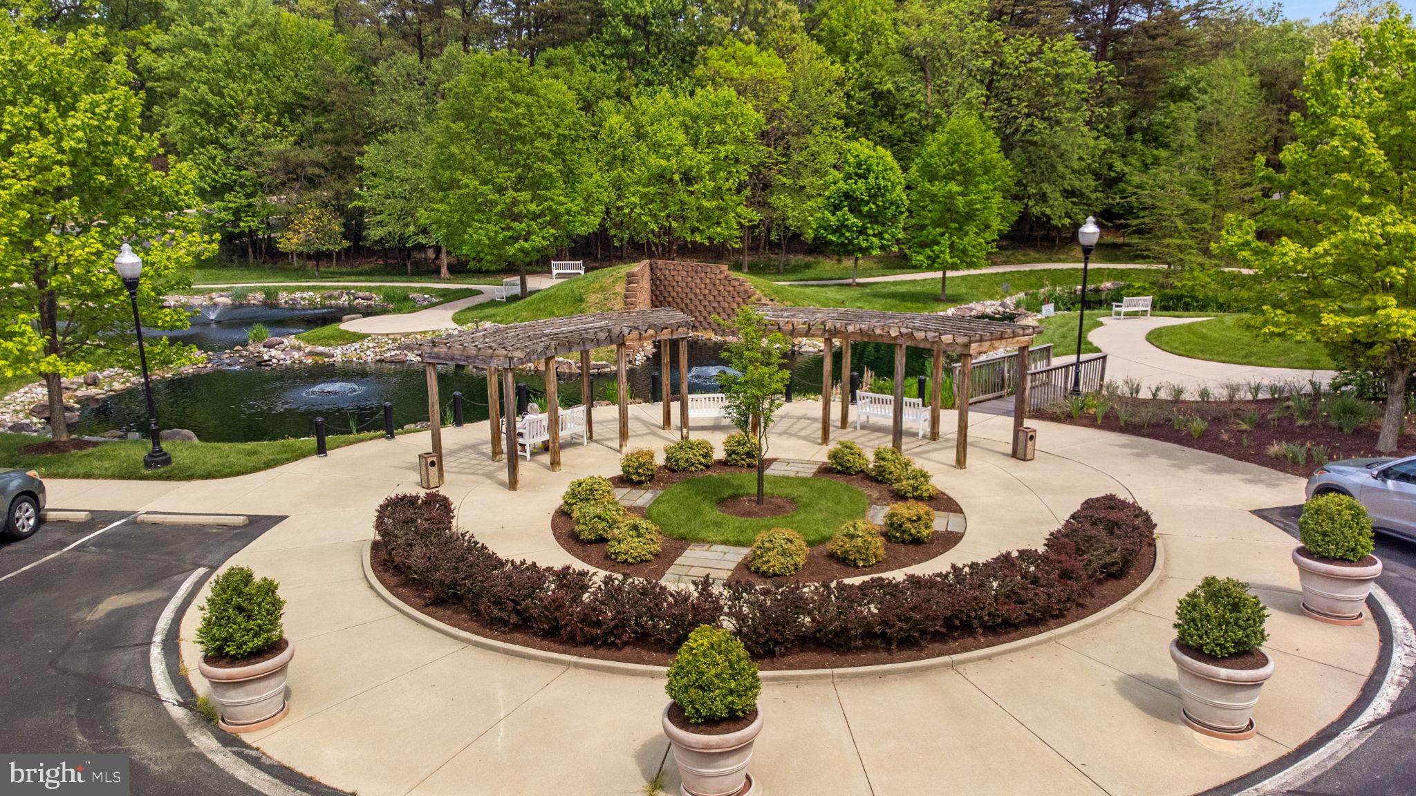 TURNBERRY COURTS AT LEIS - Residential
