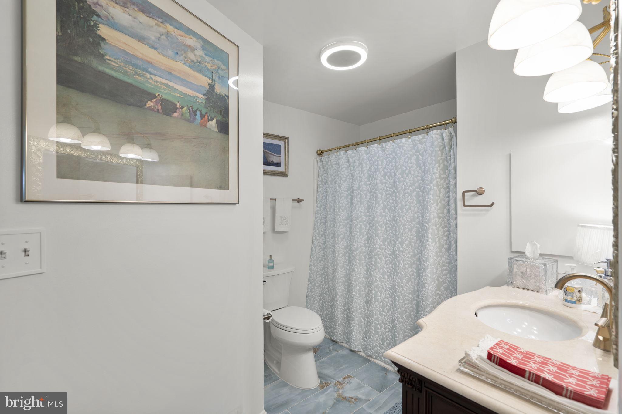 TURNBERRY COURTS AT LEIS - Residential