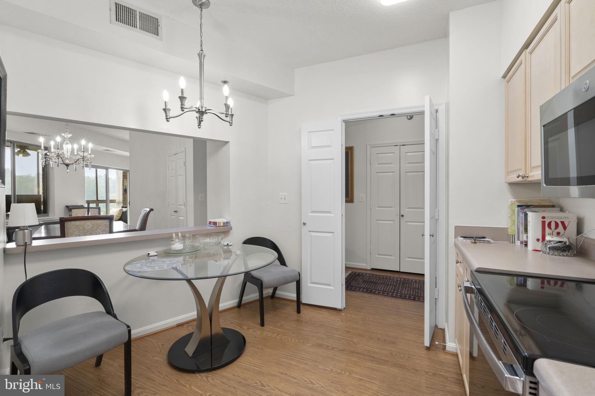 TURNBERRY COURTS AT LEIS - Residential