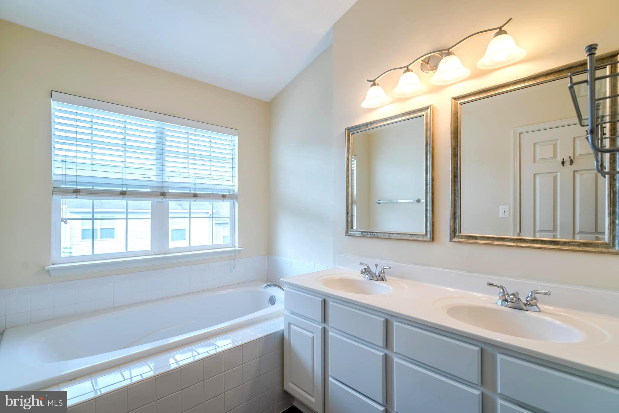 GREAT FALLS CHASE - Residential Lease