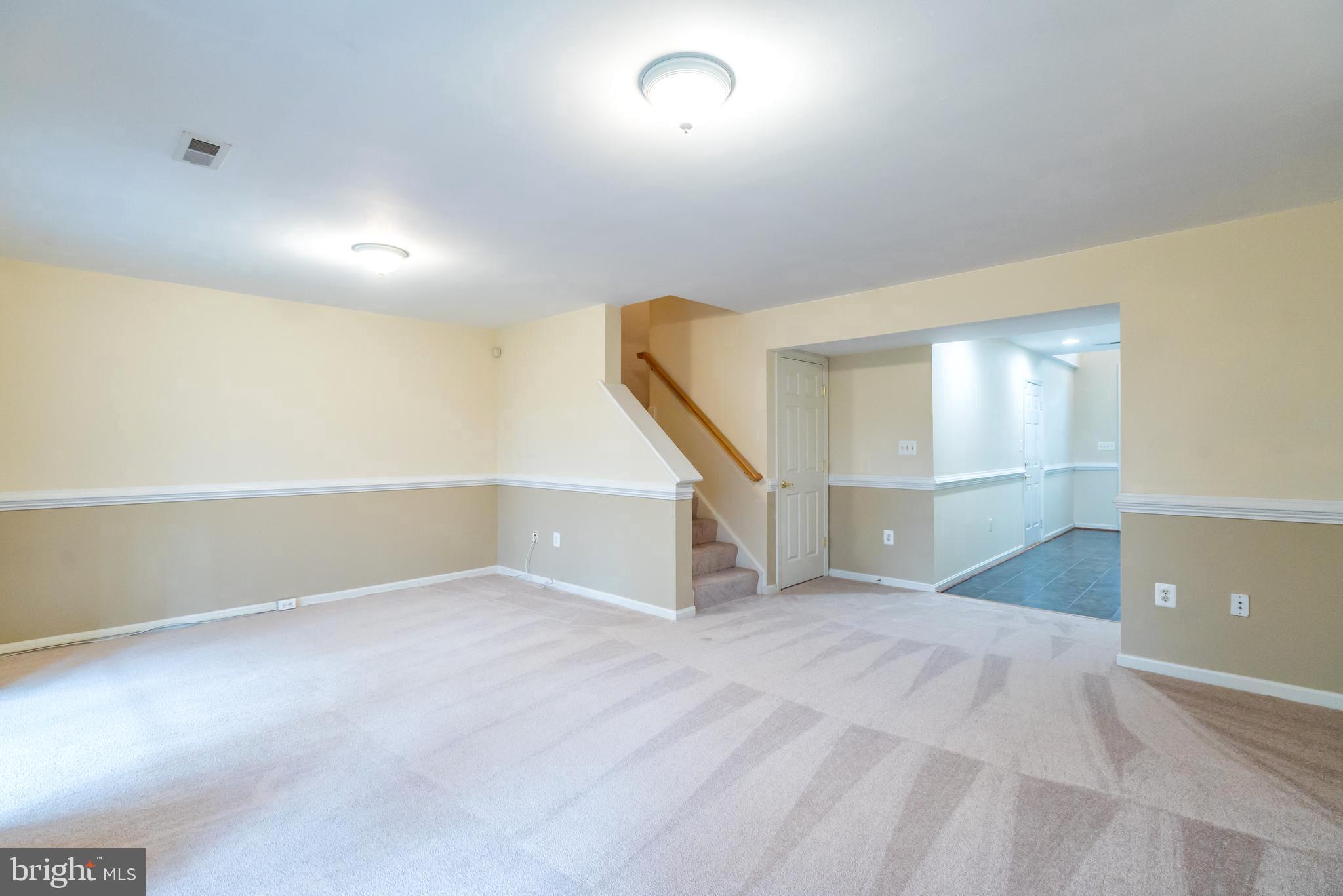 GREAT FALLS CHASE - Residential Lease