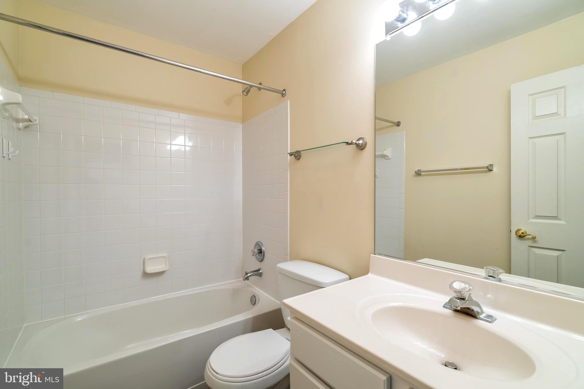 GREAT FALLS CHASE - Residential Lease