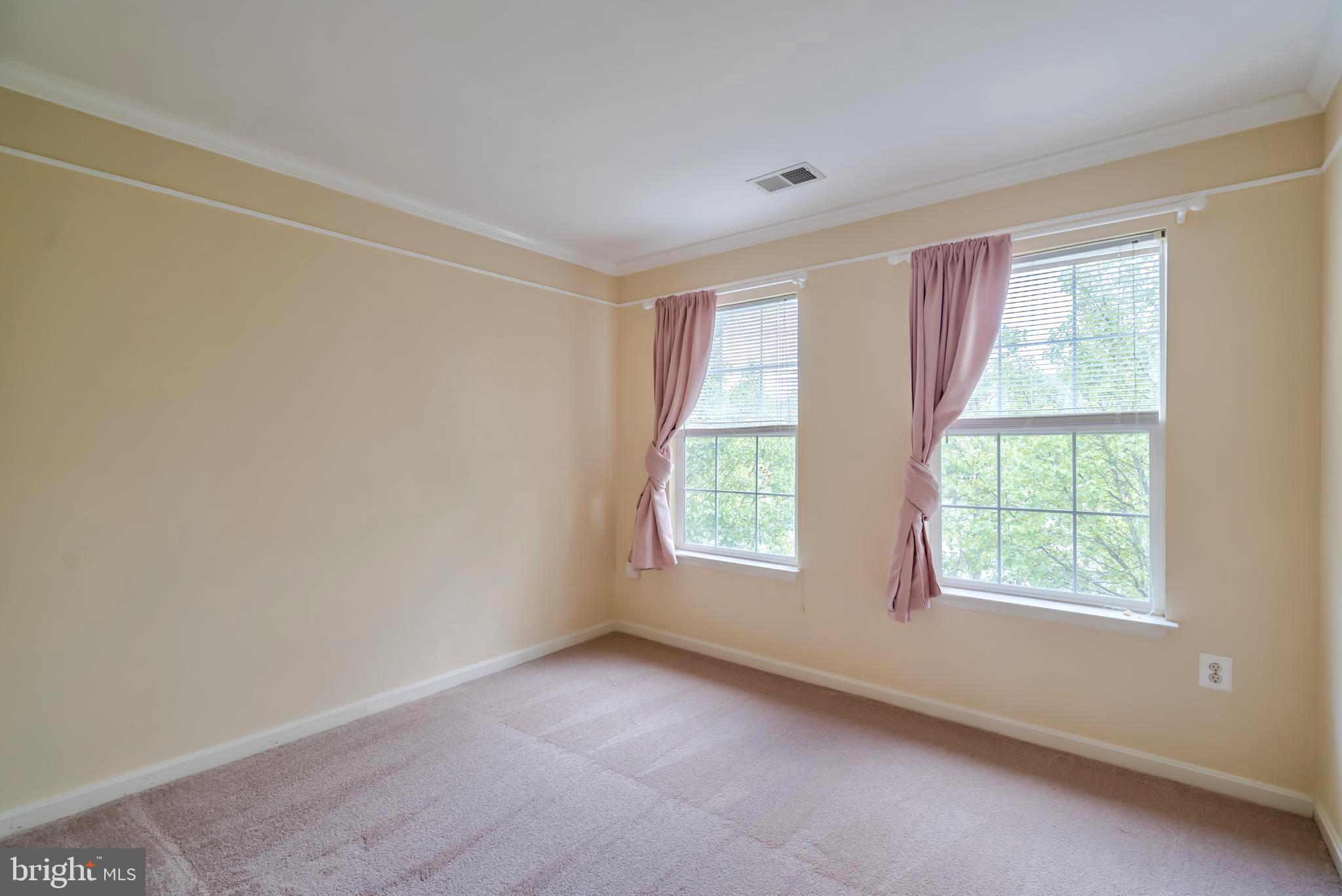 GREAT FALLS CHASE - Residential Lease