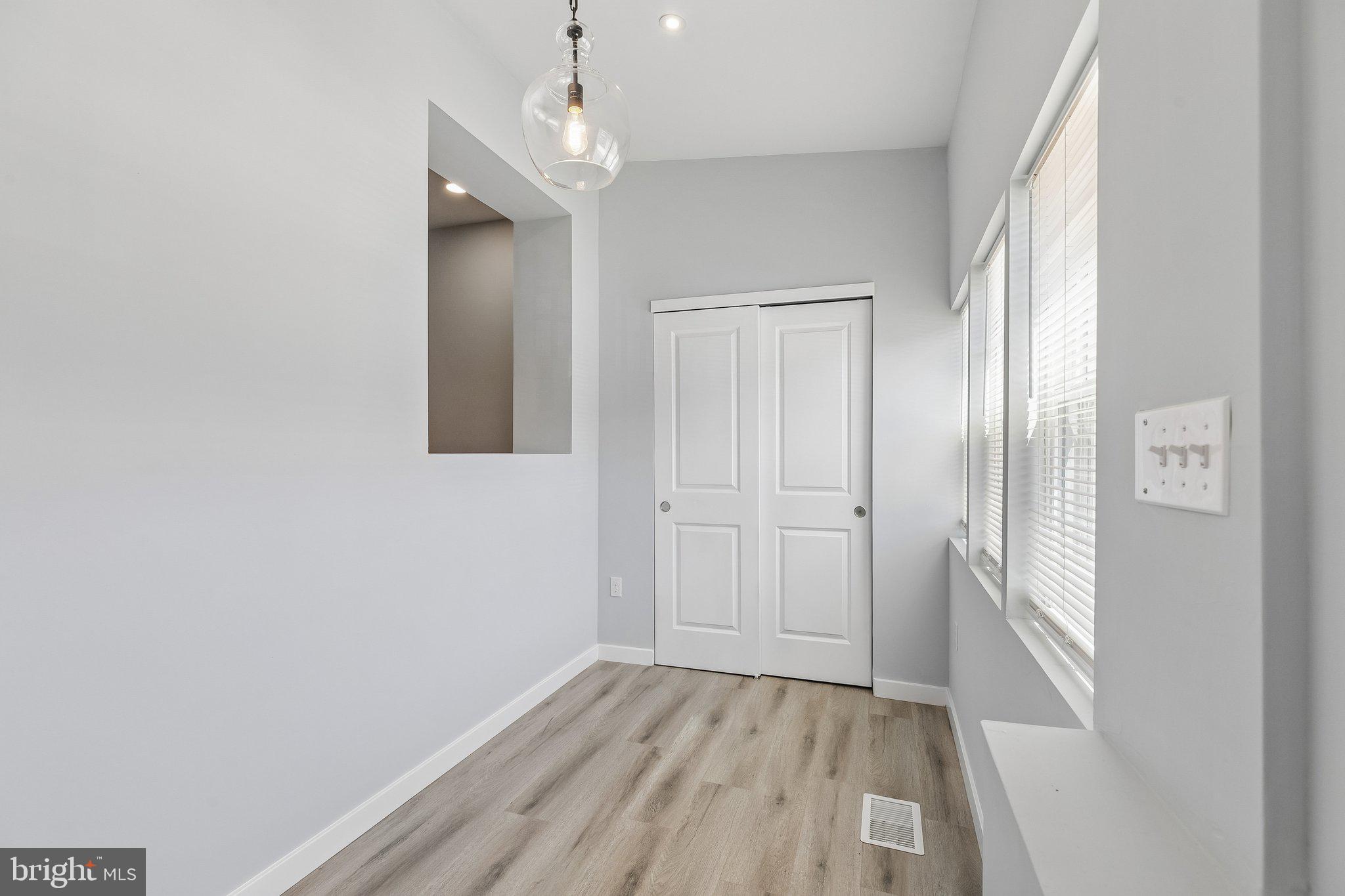 PHILADELPHIA (WEST) - Residential