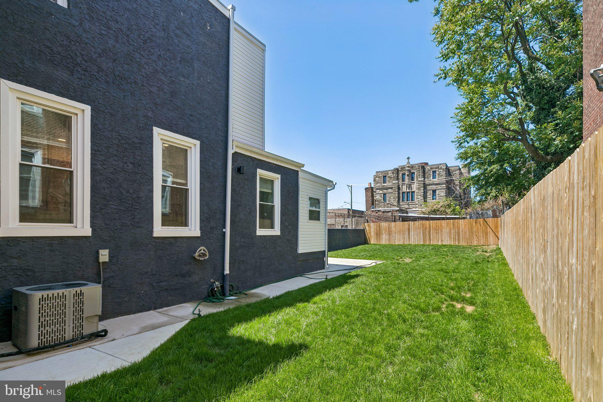 PHILADELPHIA (WEST) - Residential