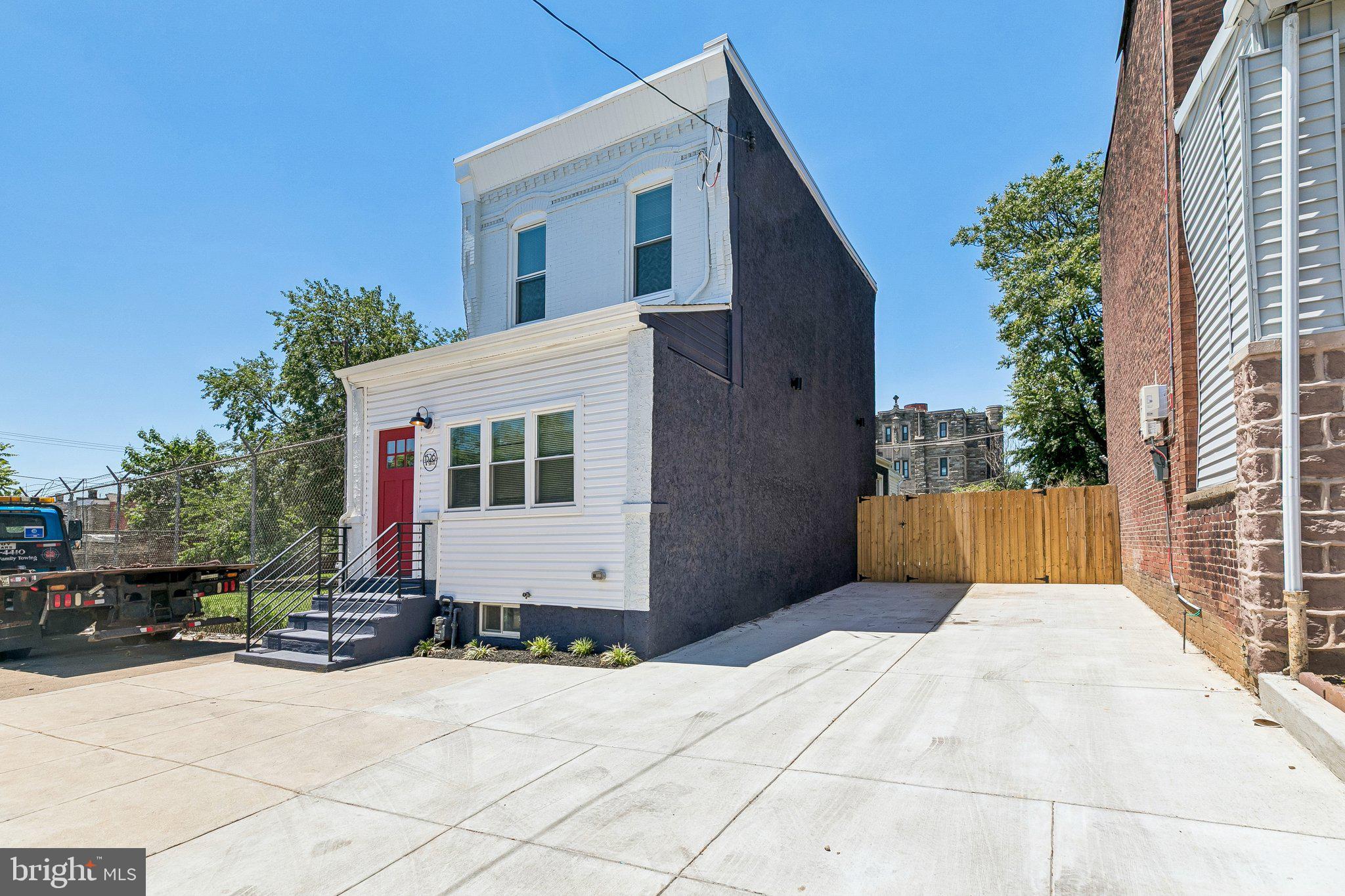 PHILADELPHIA (WEST) - Residential