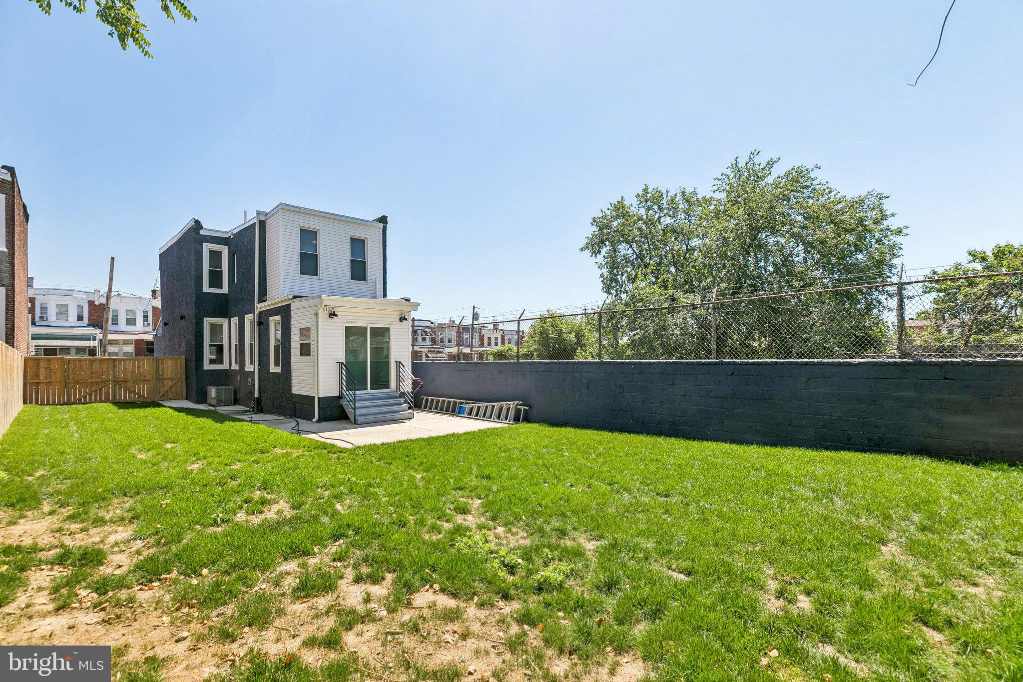 PHILADELPHIA (WEST) - Residential