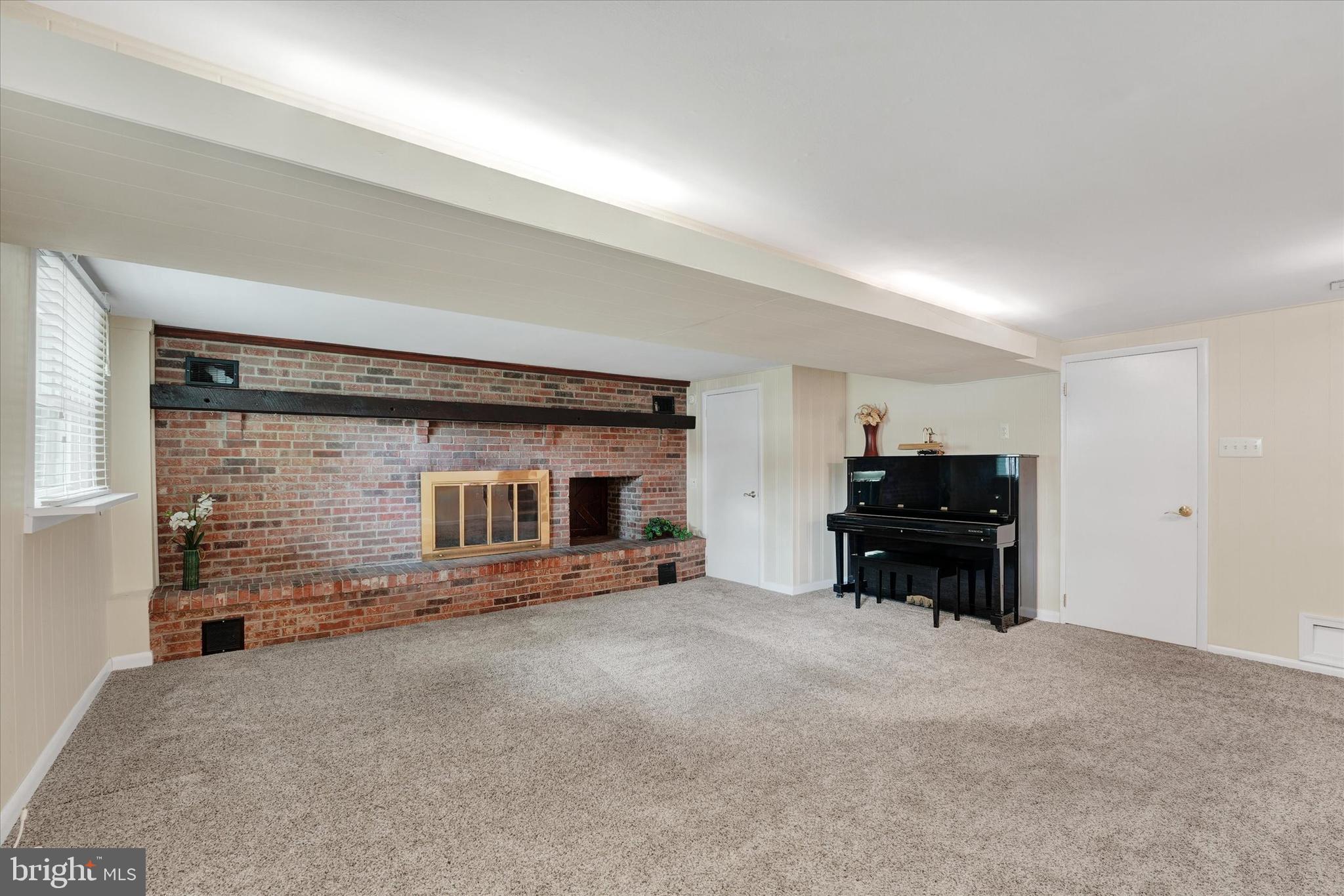 WHITEHALL - Residential