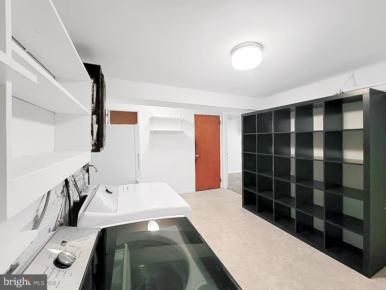 WHITEHALL - Residential