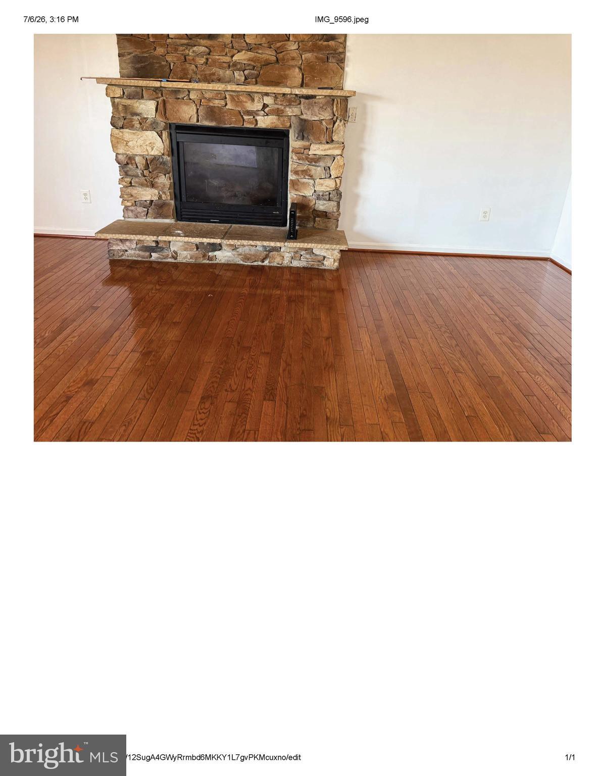 KINGS CROSSING - Residential