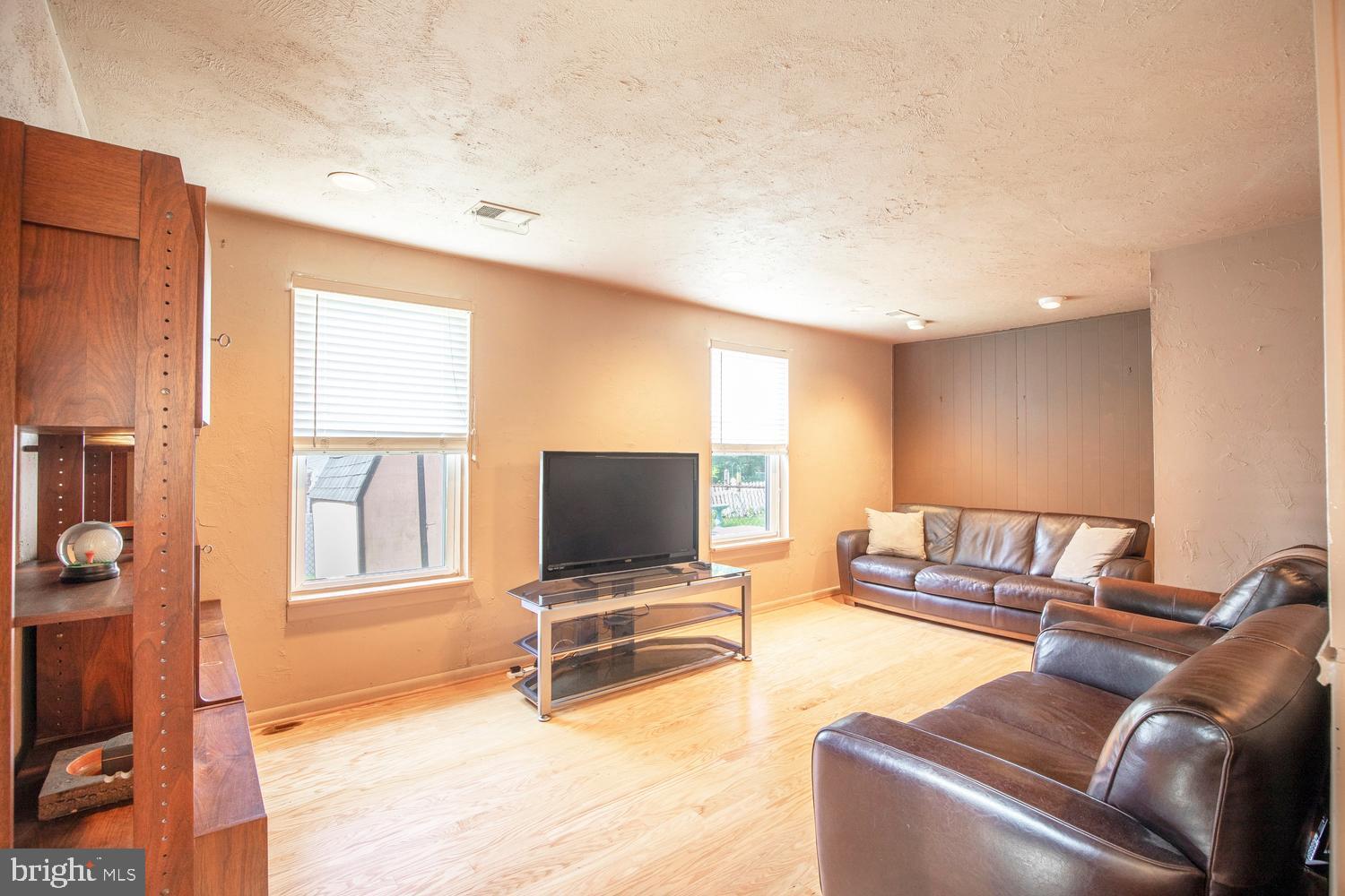 NESHAMINY VALLEY - Residential
